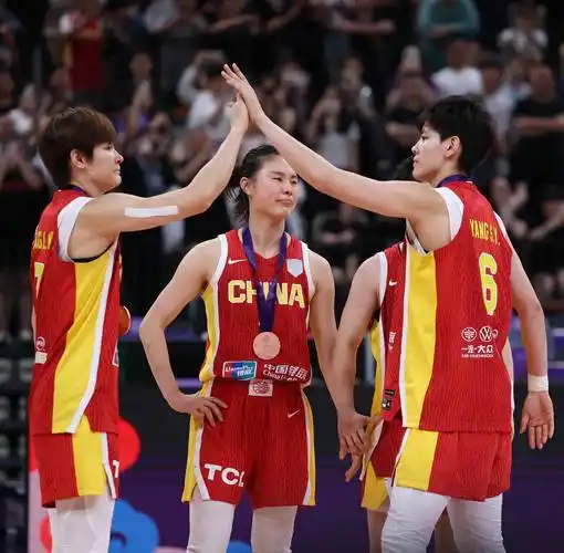 开云下载-多人质疑，宫鲁鸣下课？尘埃落定，篮协一把手官宣，考核规则曝光|女篮|中国女篮|女篮世界杯|王思雨|李月汝_新浪体育_新浪新闻